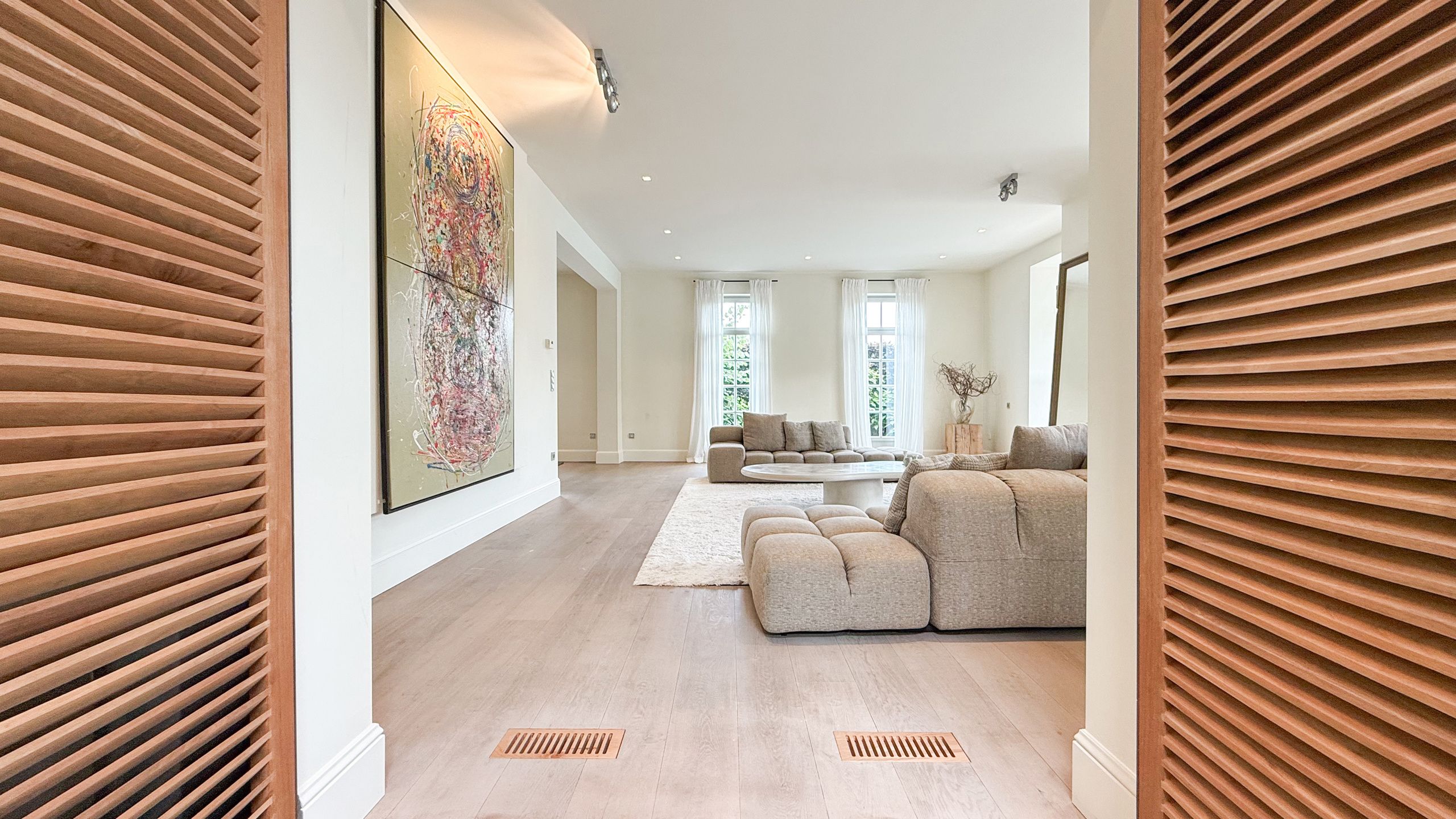 Exclusieve villa met zwembad op riant perceel in Koersel! foto 3