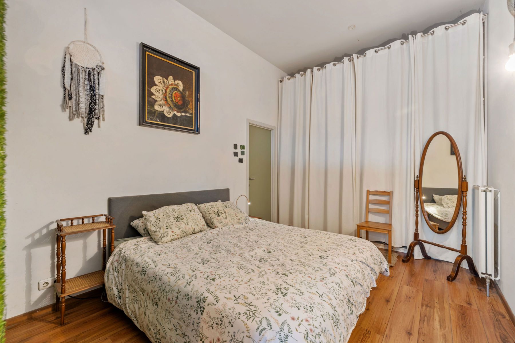 Uniek appartement/studio met terras, tuin en bijgebouw foto 10