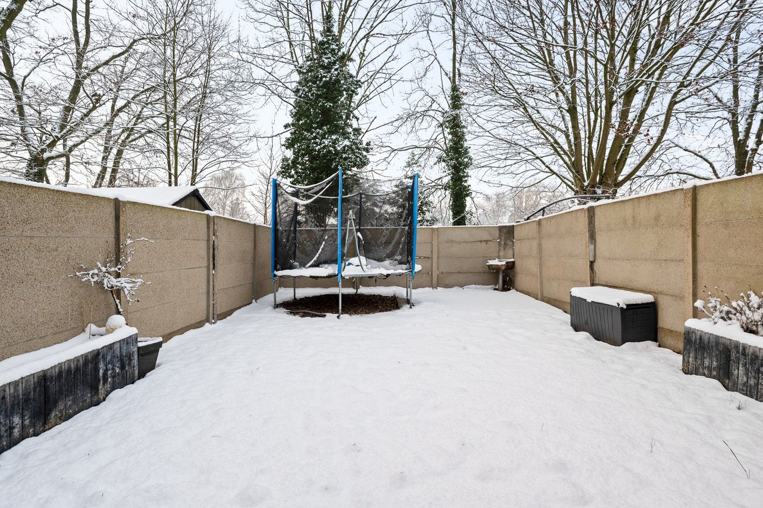 Ruime grotendeels gerenoveerde belétage met 3 slaapkamers, tuin en garage met oprit in Kapellen foto 16