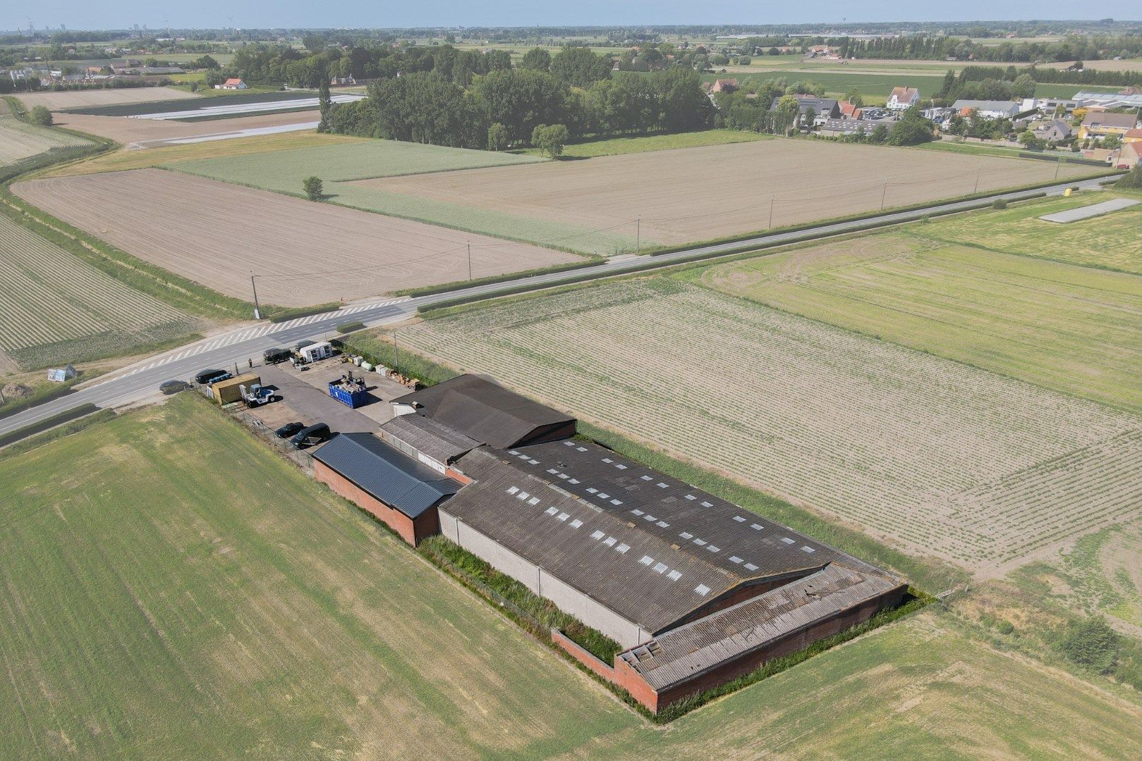Ruime woning met loods op 2.535 m² in landelijke omgeving te Eernegem foto 16