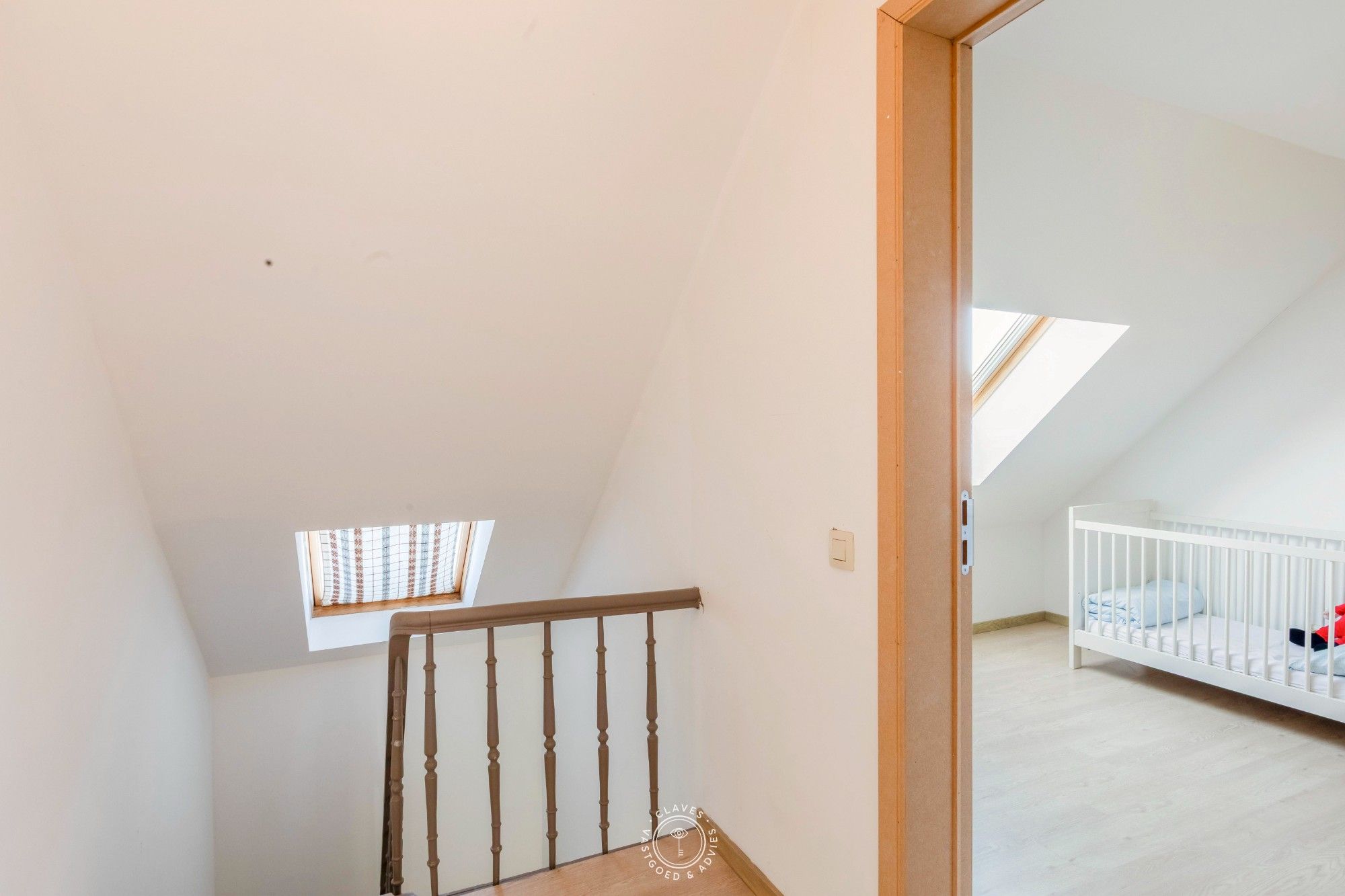 Instapklare rijwoning met vier slaapkamers en zonnige tuin foto 17
