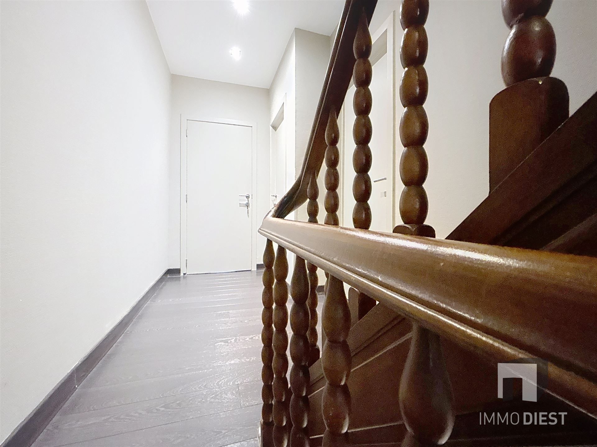 Trendy gerenoveerde woning met 3 slaapkamers foto 18