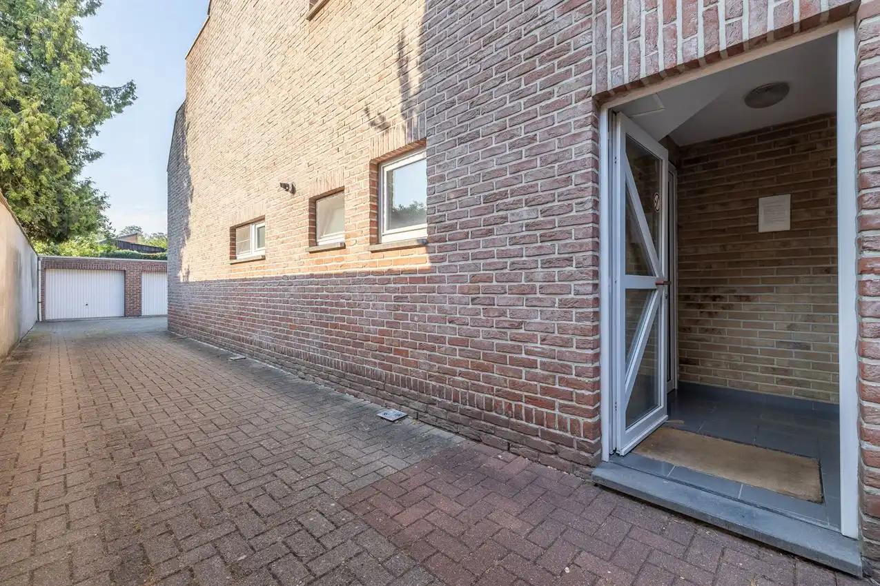 Appartement met twee slaapkamers en garage op rustige en toch centrale locatie foto 23