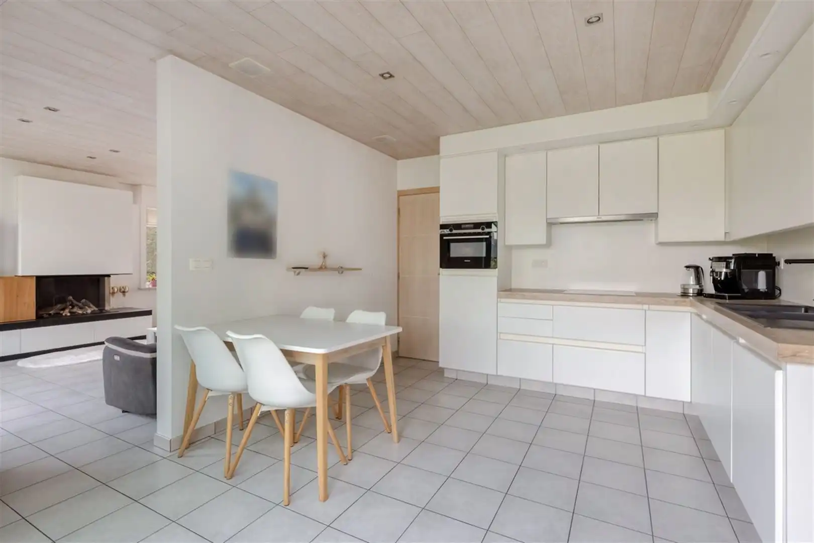 Verzorgde woning met 3 slpk en garage foto 14