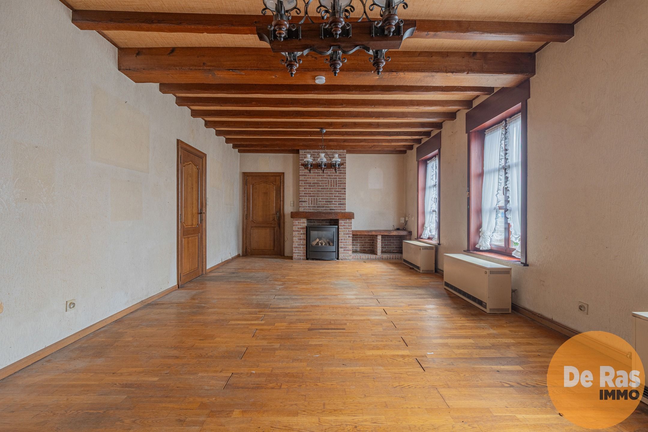 HILLEGEM - Te renoveren woning op een unieke locatie foto 10