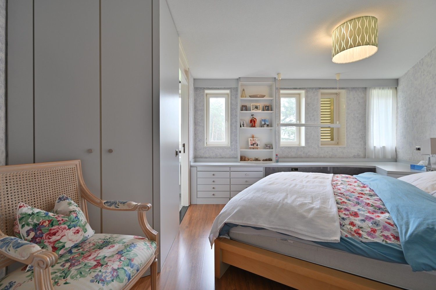 Villa met een uniek, eigentijds ontwerp, fraai gelegen op een perceel van 45a (4.500 m²) in een van de mooiste lanen van Lanaken in villawijk Goudkust te Neerharen foto 20