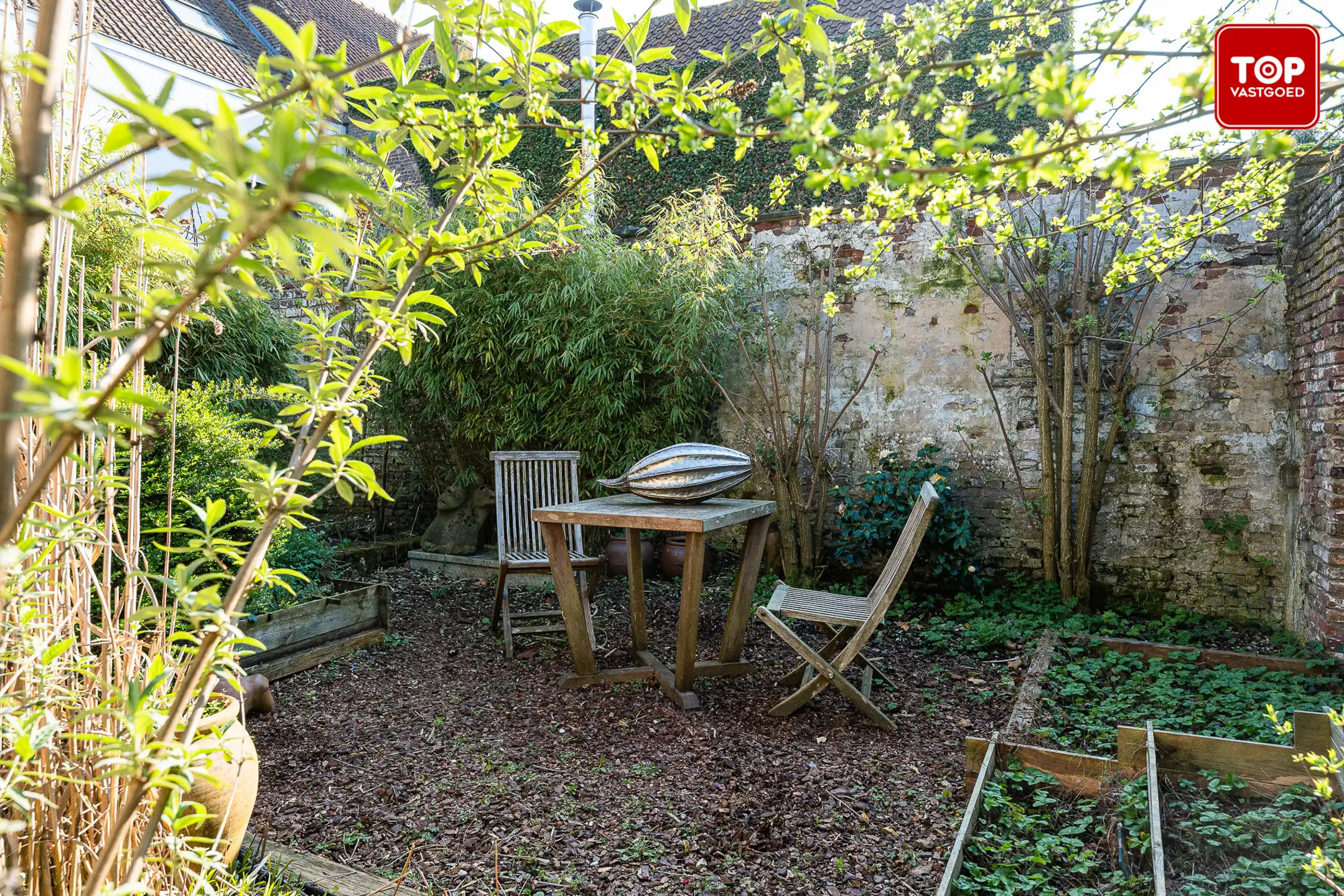 Authentieke en ruime woning met 3 slaapkamers, groot atelier en zonnige tuin foto 27