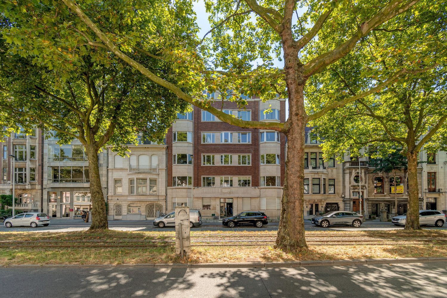 MATCHED: kevin@wellimmo.net voor meer info! Schitterend gerenoveerde art-déco penthouse +/- 200m² op toplocatie aan de Jan van Rijswijcklaan met 4 slaapkamers en optionele dubbele parking op wandelafstand foto 35