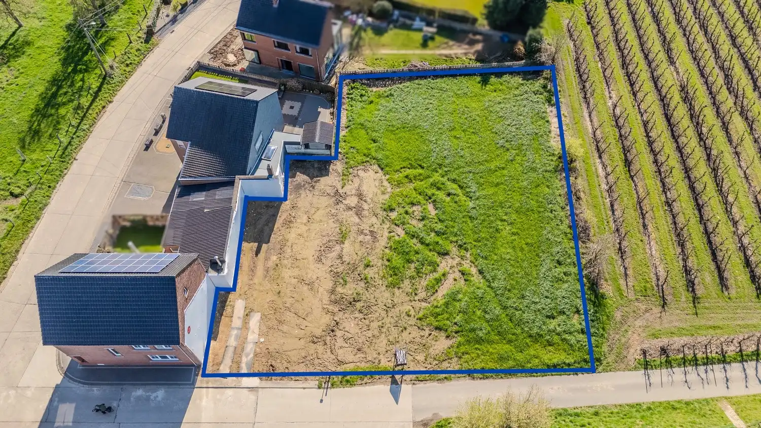 Zeer mooie bouwgrond gelegen op een toplocatie in Bilzen-Hoeselt. foto {{pictureIndex}}