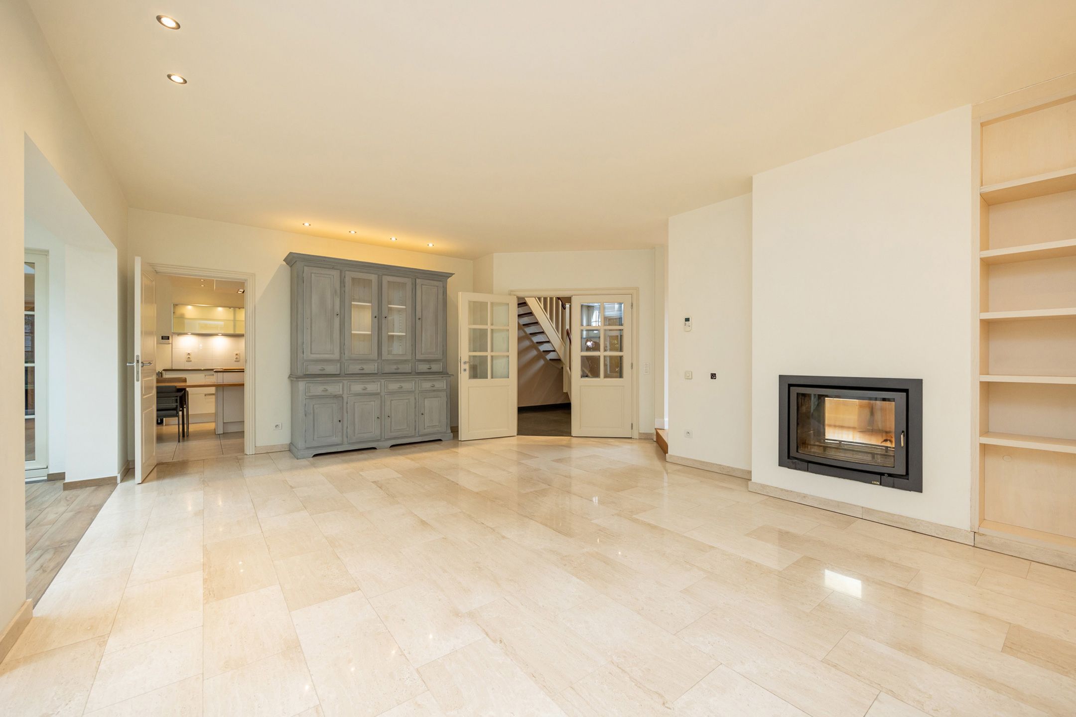 Ruime villa met tuin, bijgebouw en dubbele garage in Zoersel. foto 4