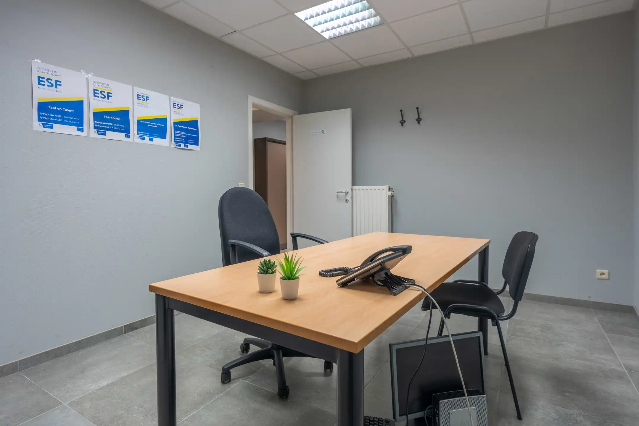 Centraal gelegen kantoorruimten (totaal ± 285m²!) te Turnhout. foto 16
