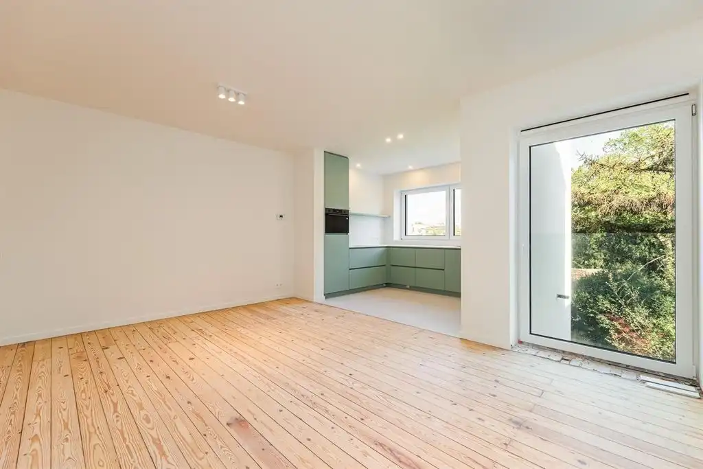 Prachtig gerenoveerd appartement in Deurne-zuid foto 2