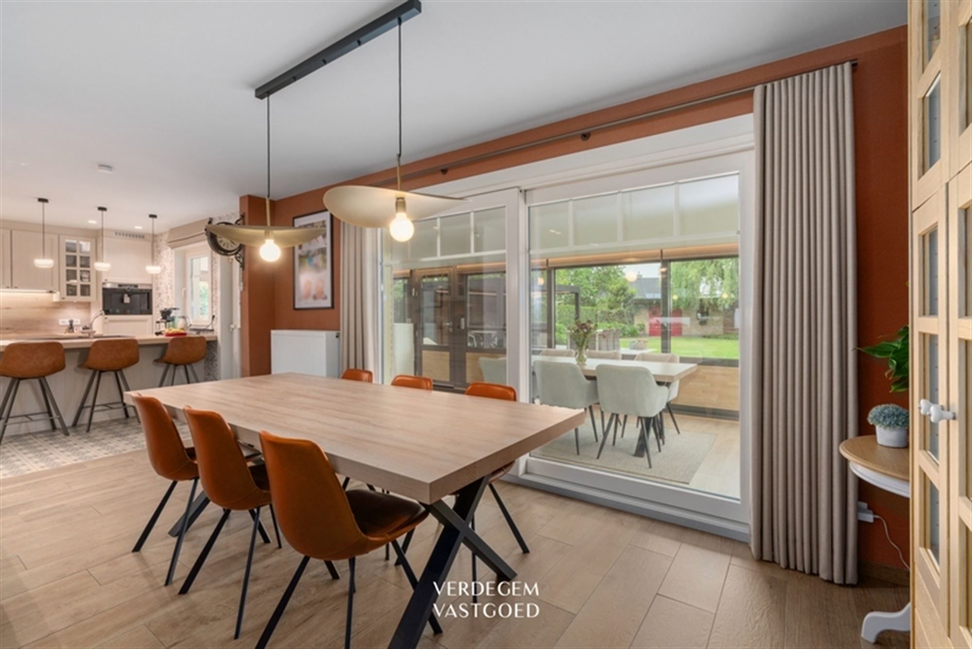 Prachtig en instapklaar wonen in landelijke stijl met garages, atelier en geniettuin foto 5