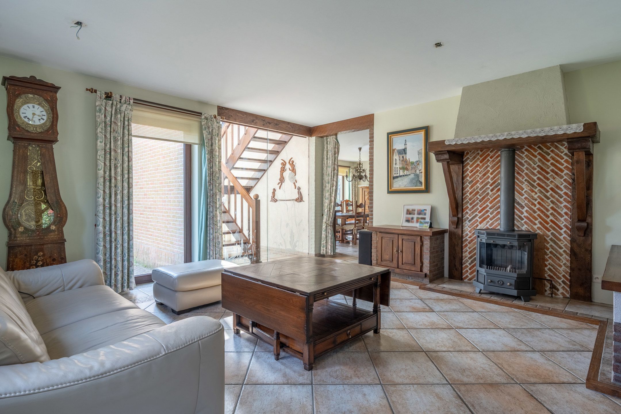 Goed onderhouden villa met 5 slpk's op perceel van 1.060m². foto 9