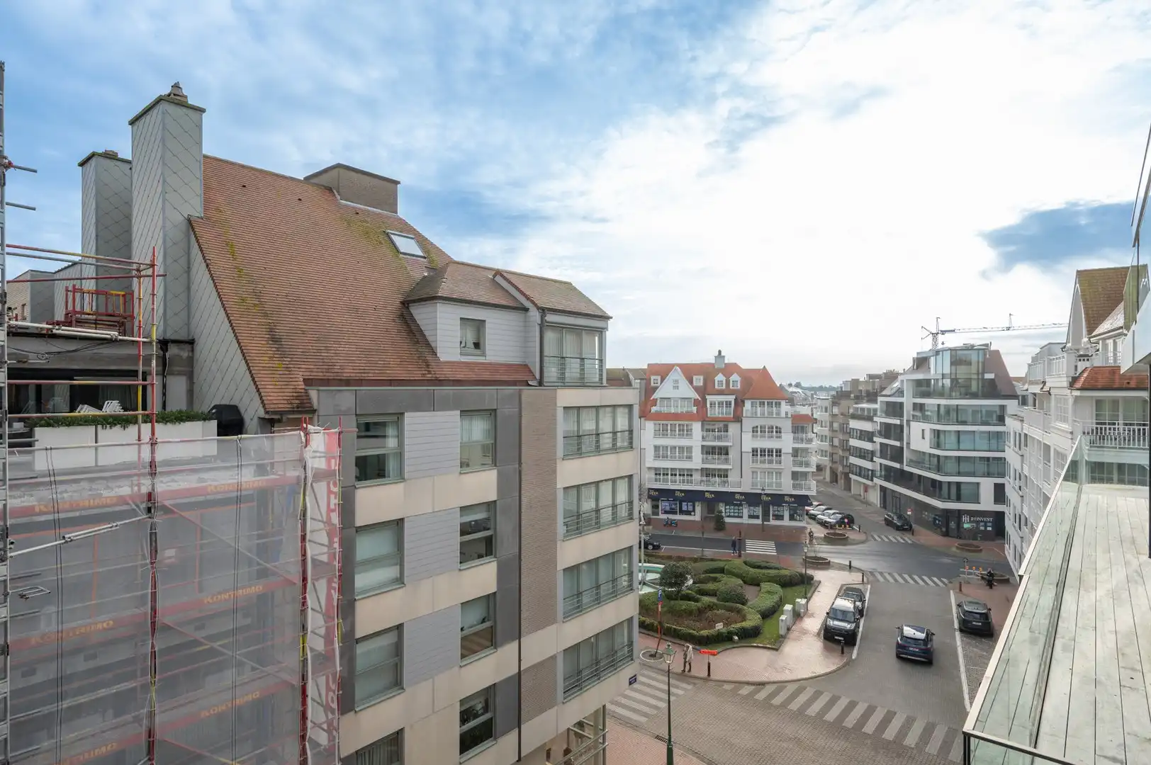 Appartement met schitterend zonneterras en zijdelings zeezicht vlakbij het Driehoeksplein in het Zoute. foto 5