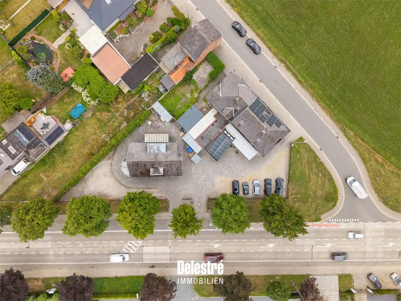 GENTSESTEENWEG – 2 GEBOUWEN OP COMMERCIËLE TOPLOCATIE MET VEEL PARKING foto 2