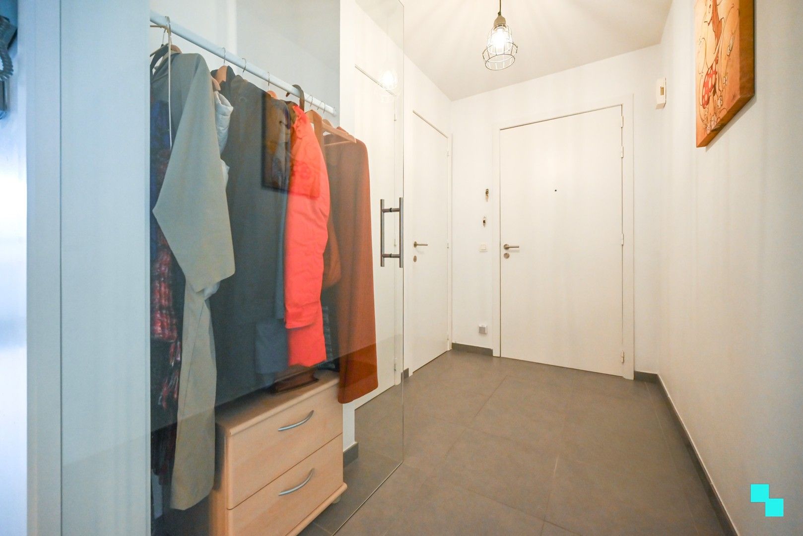 Lichtrijk tweeslaapkamer appartement te hartje Izegem foto 4