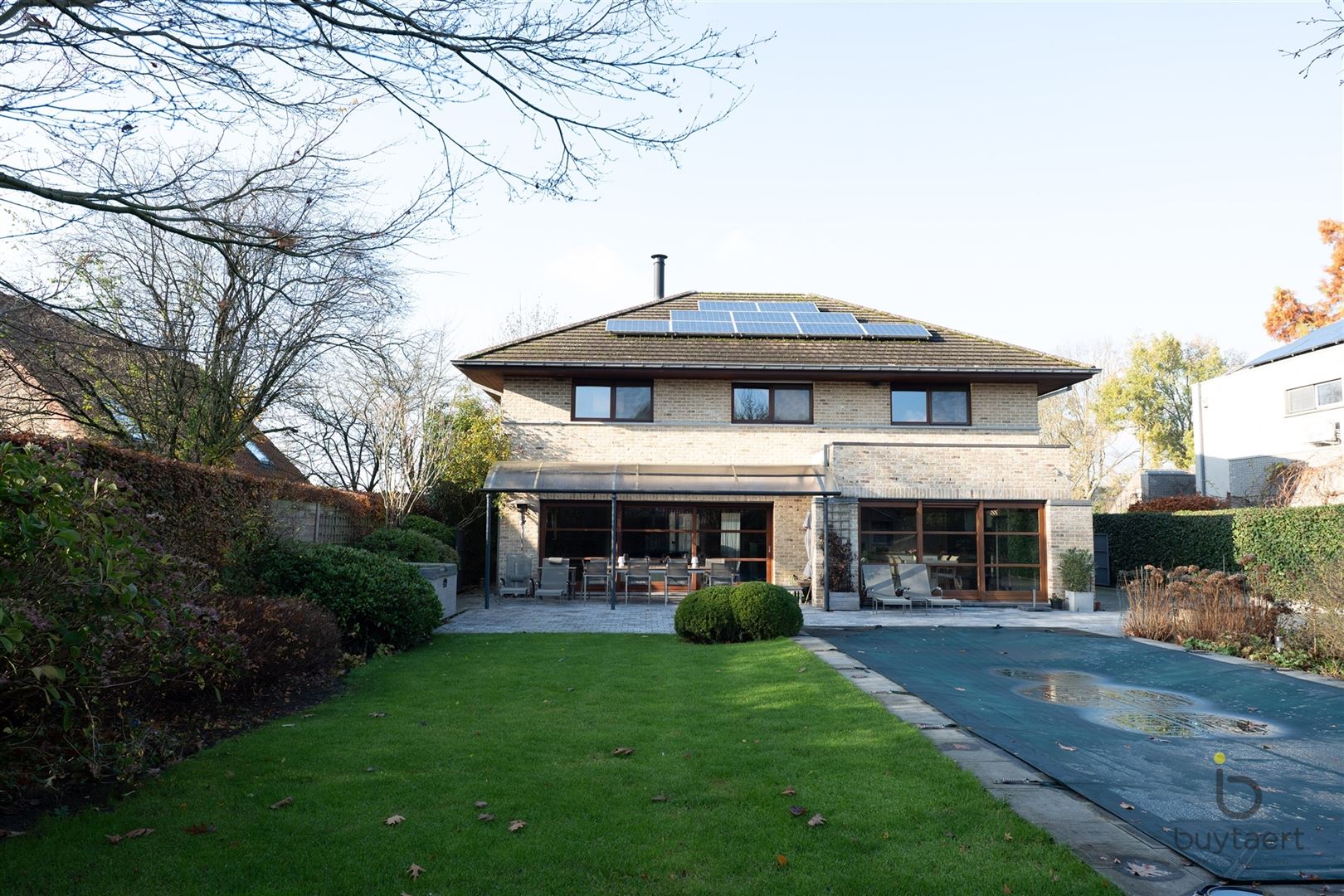 RUIMTE, RUST EN ONTSPANNING: MODERNE VILLA MET ZWEMBAD, SAUNA EN JACUZZI foto 43