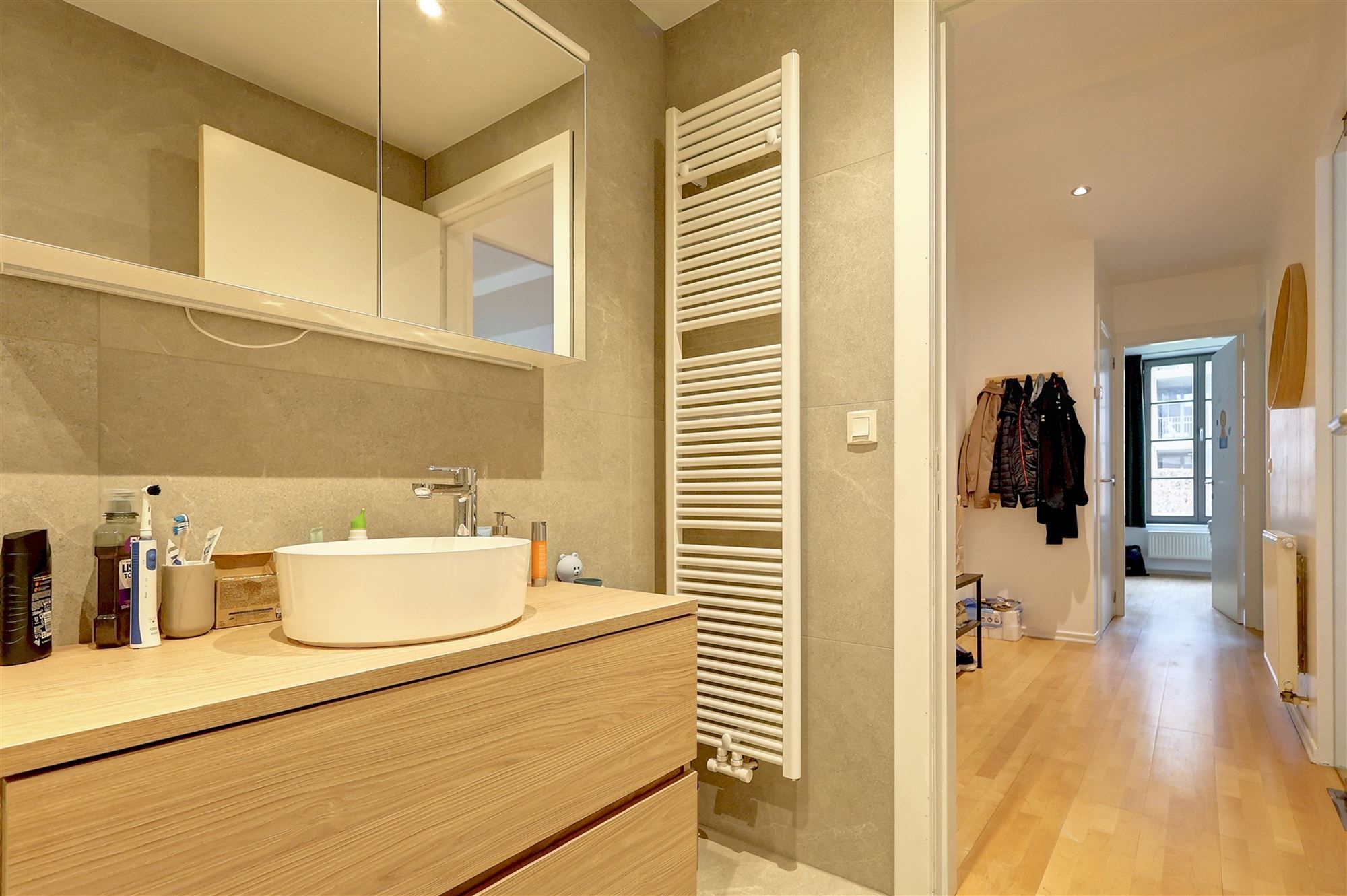 Appartement met twee slaapkamers en terras foto 10