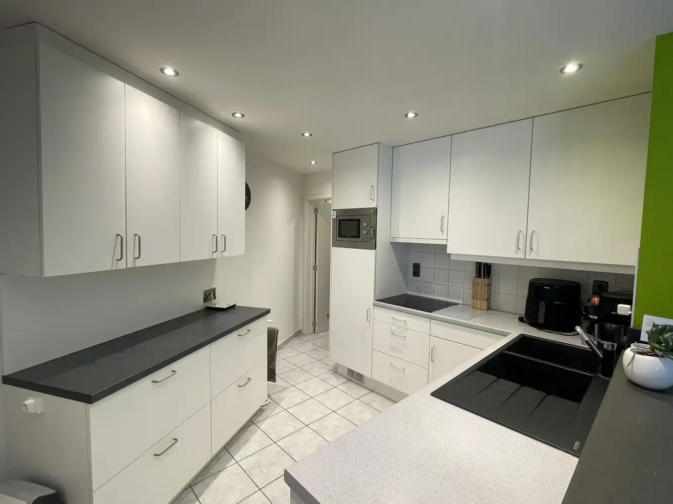 Gerenoveerd, instapklaar gelijkvloers appartement met 2 slaapkamers en staanplaats te Heverlee foto 9