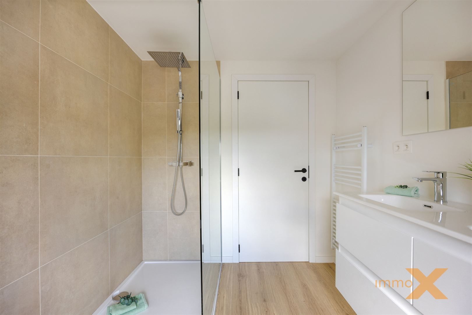 GERENOVEERDE KNUSSE WONING MET LEUKE TUIN foto 15