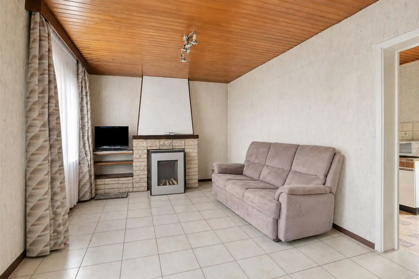 Gezellige, te renoveren, woning met aangename tuin foto 6