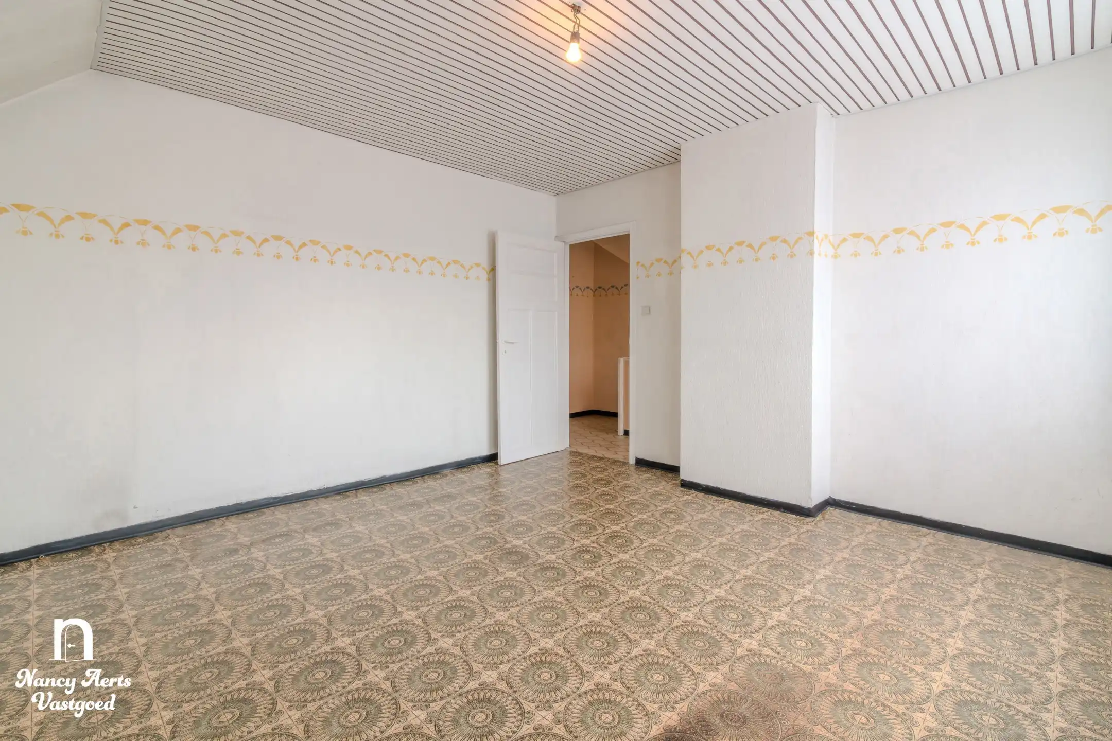 Charmante gezinswoning met mogelijkheden op royaal perceel foto 19