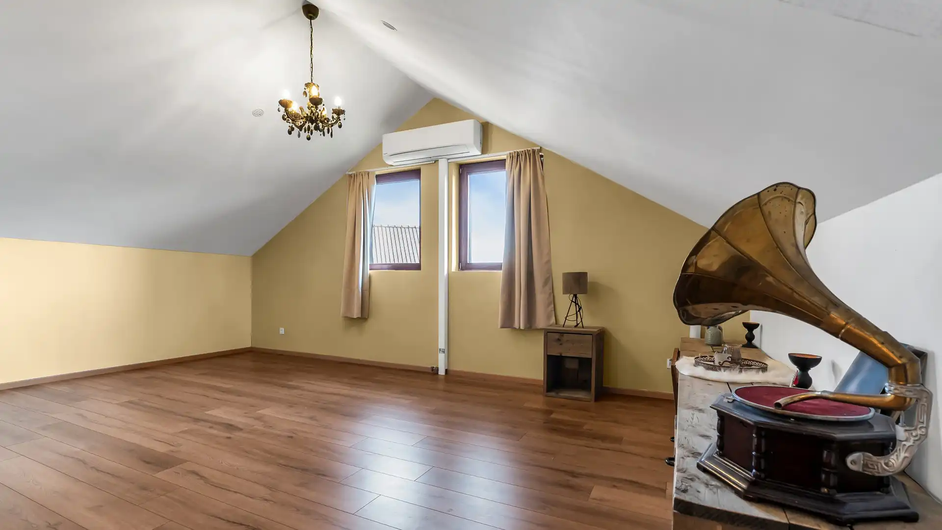 SFEERVOLLE KARAKTERWONING TE MAASMECHELEN MET 4 SLAAPKAMERS foto 28