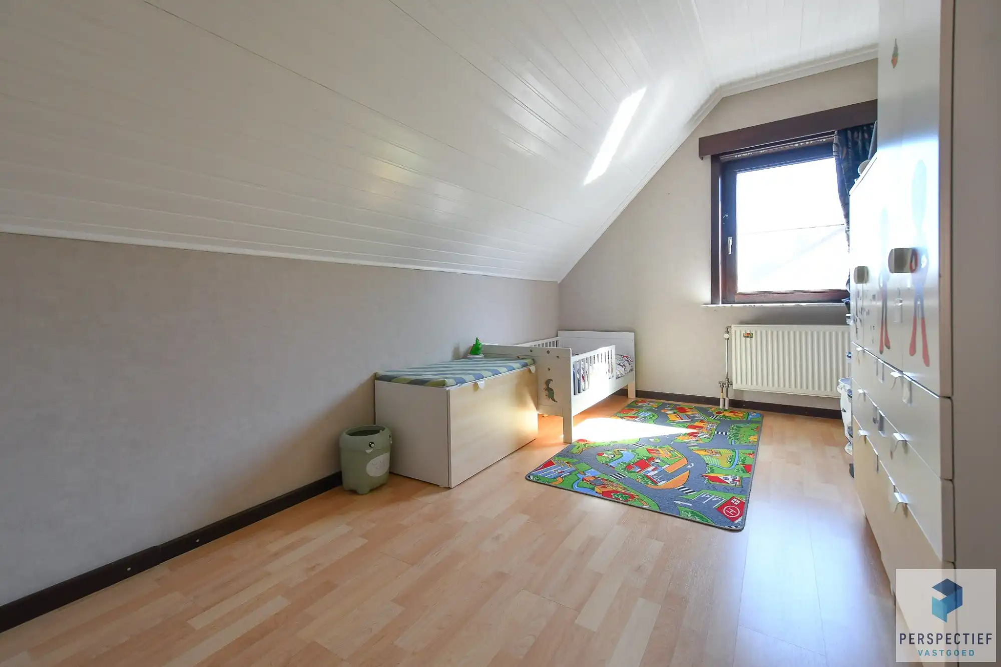 Centraal gelegen ruime woning met 3 slaapkamers - garage en grote tuin op 615 m² foto 20