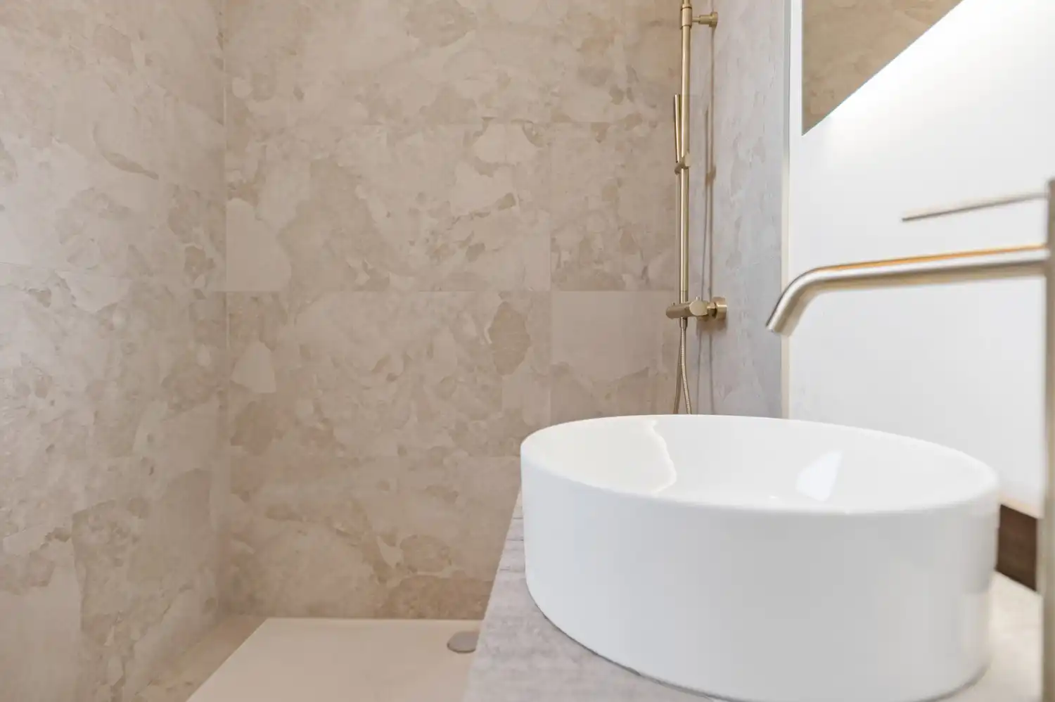 Uitzonderlijk penthouse-appartement met open zicht in hartje Ranst. foto 17