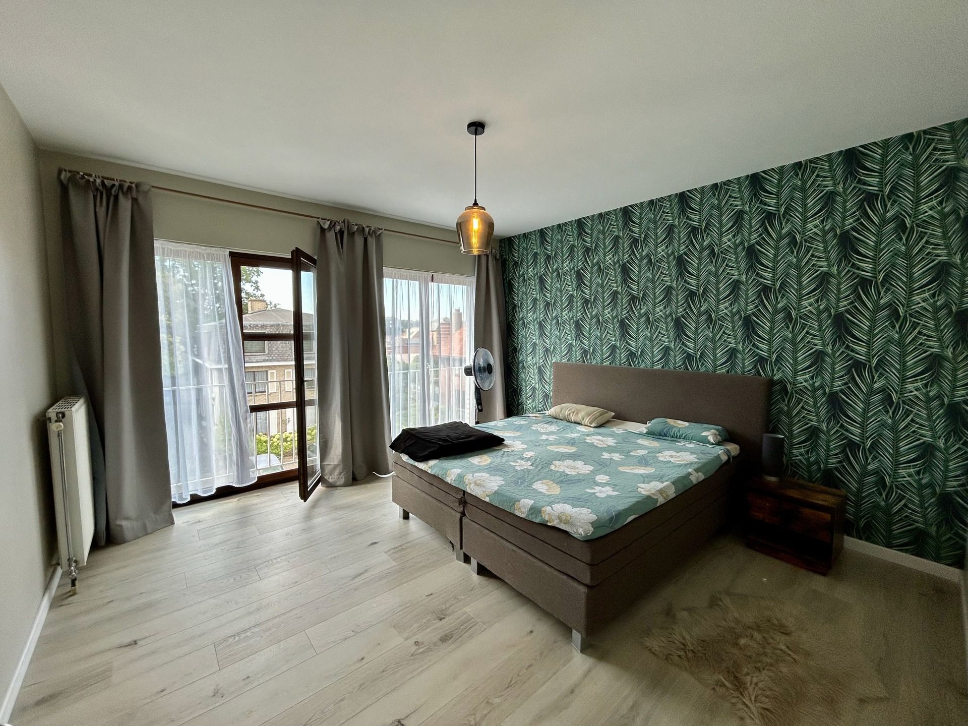 Ruim appartement met terras & garage. foto 9