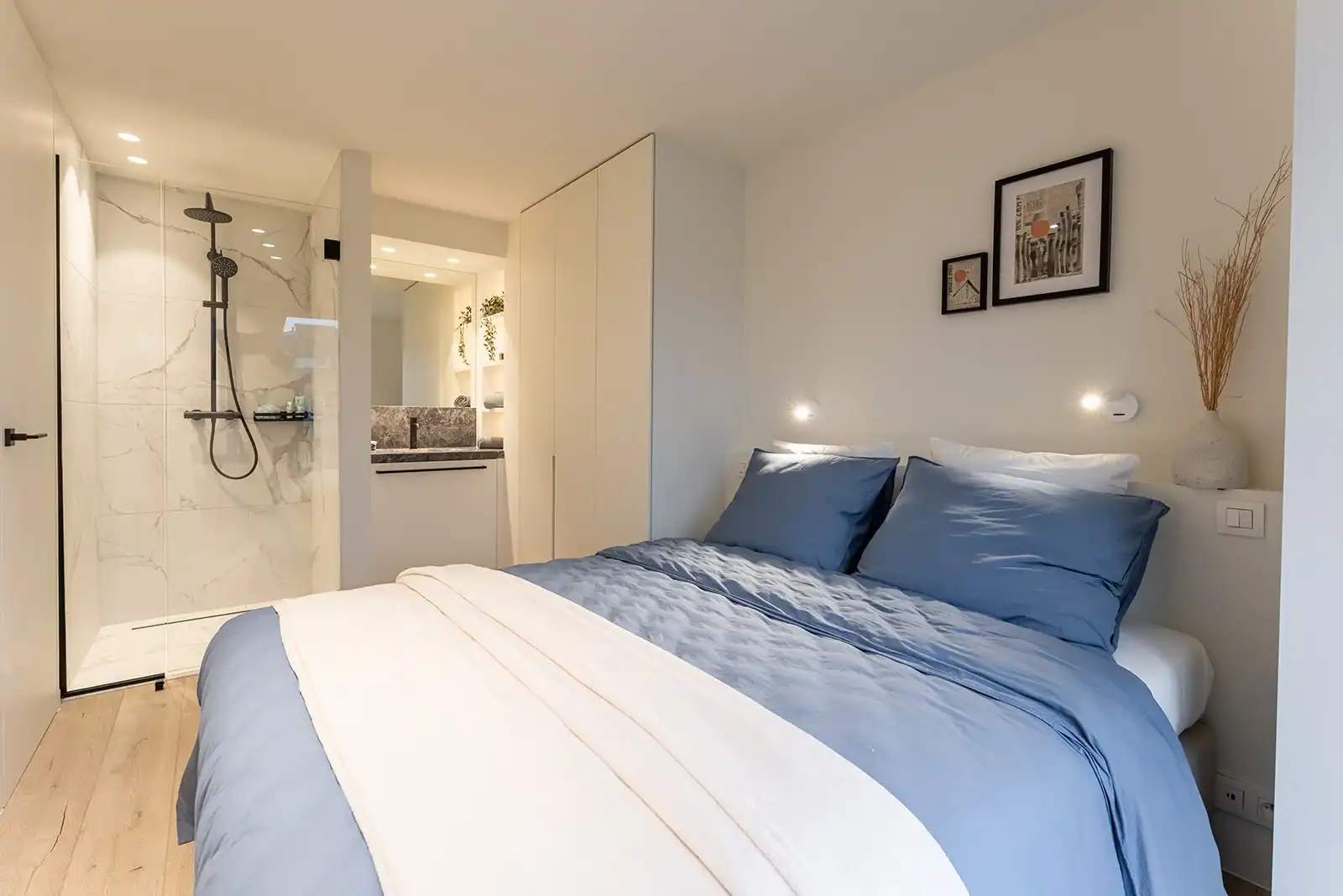 Prachtige penthouse met grote zonneterrassen (50 m²), met zijdelings zeezicht. foto 9