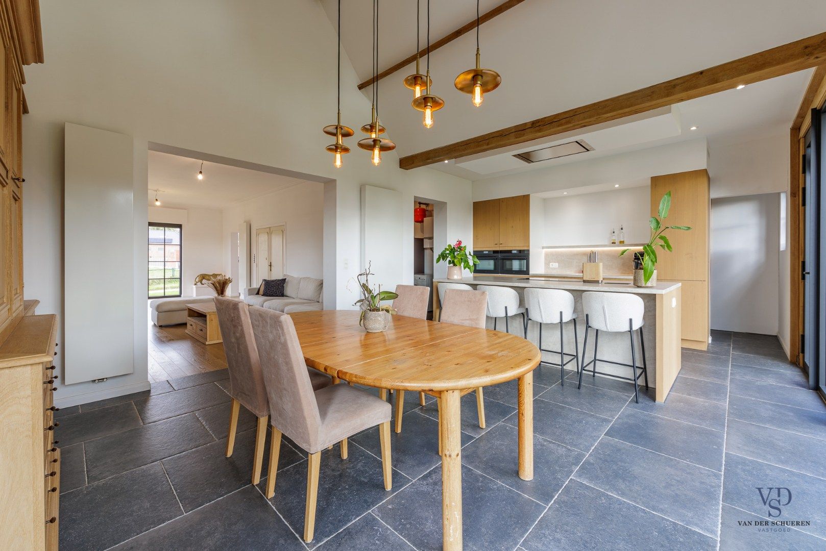 Charmant gerenoveerde villa met karakter en hedendaags comfort foto 13