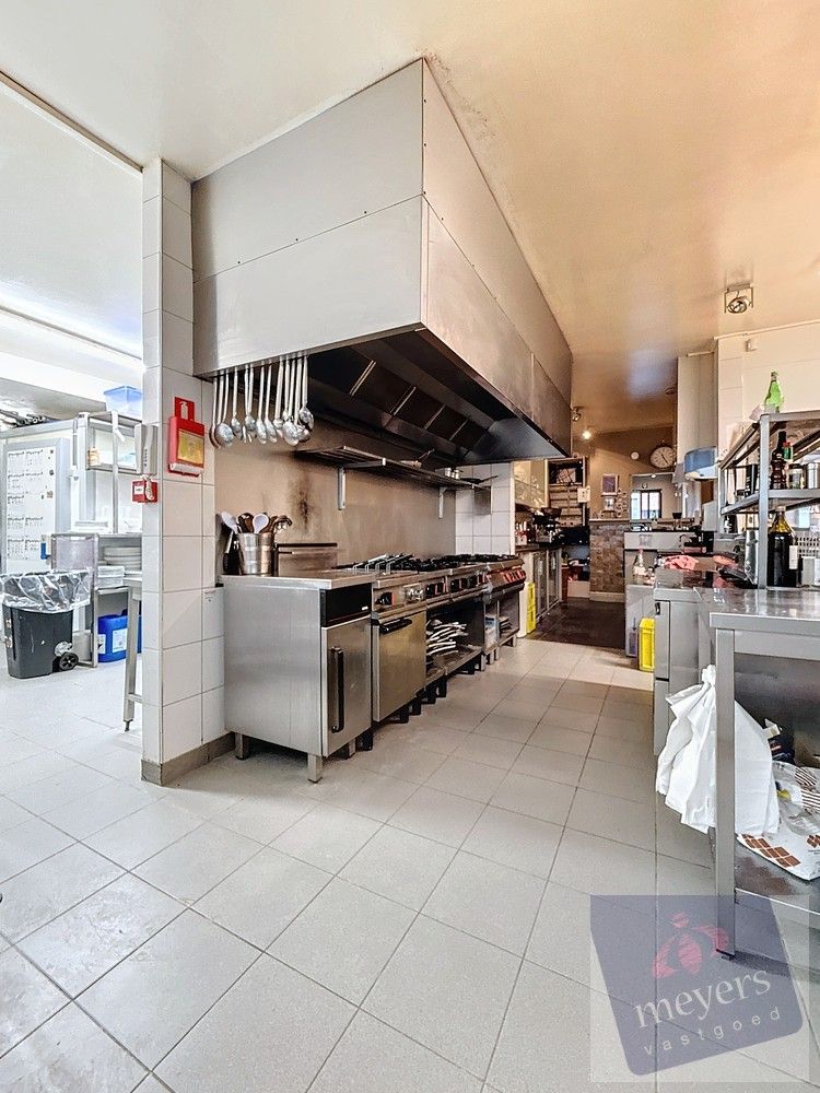 Handelspand met woonst – Naamsesteenweg 27, Sint-Truiden foto 11