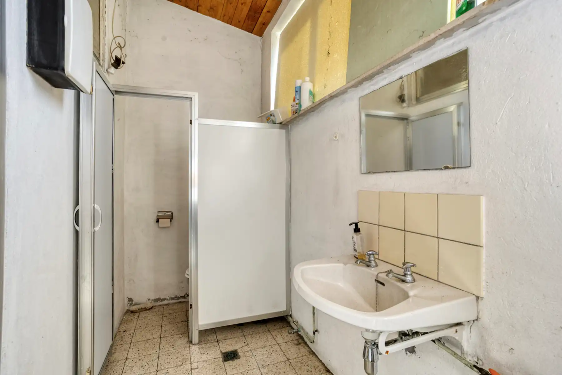 Bungalow (+/- 163 m²) + loods/werkplaats (>400 m²) + oprit foto 31
