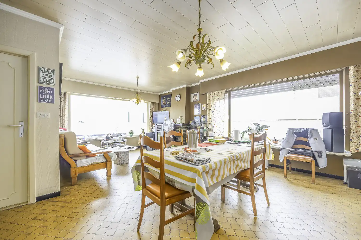 Te renoveren halfopen woning met veel potentieel foto 6