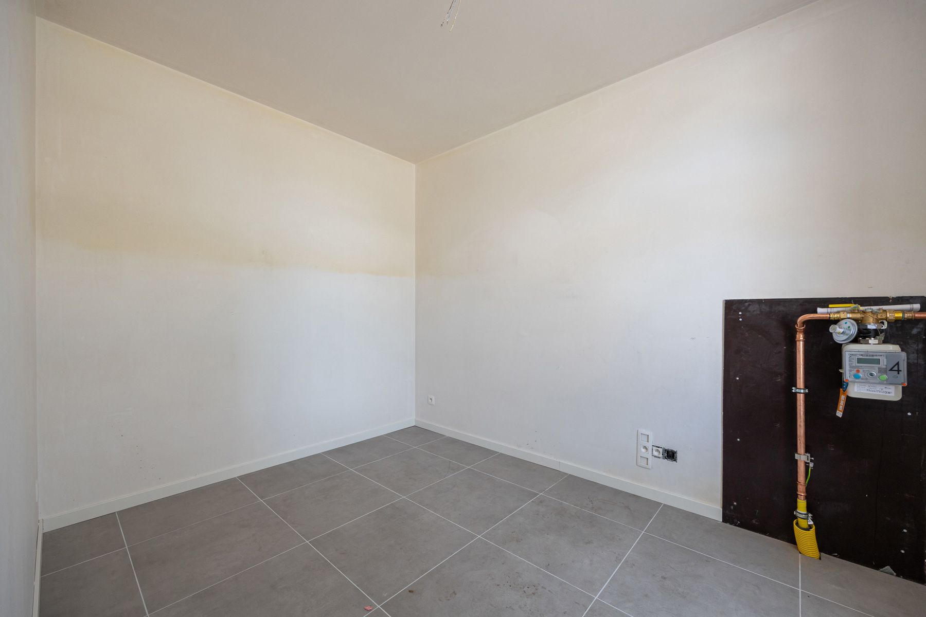 Ruime gezinswoning (ca 245 m²) met 4 slaapkamers op perceel van ca. 303 m². foto 4