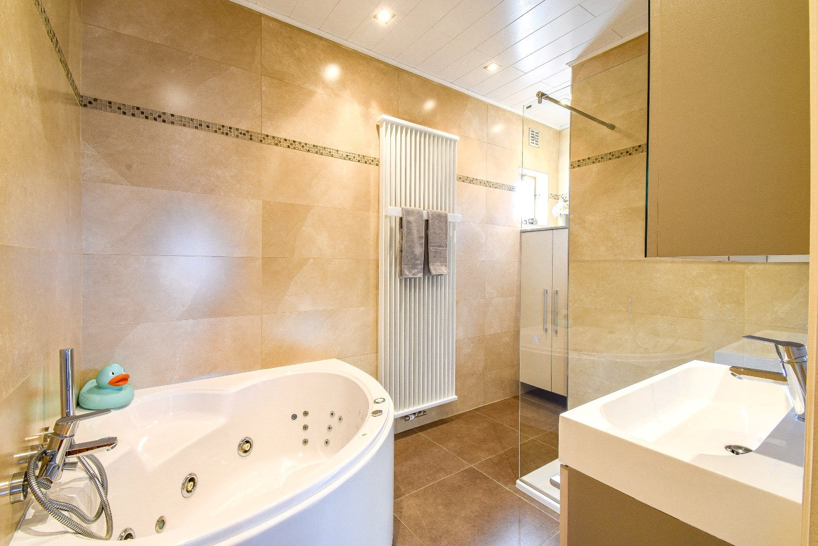 Instapklare bungalowwoning met drie slaapkamers foto 6