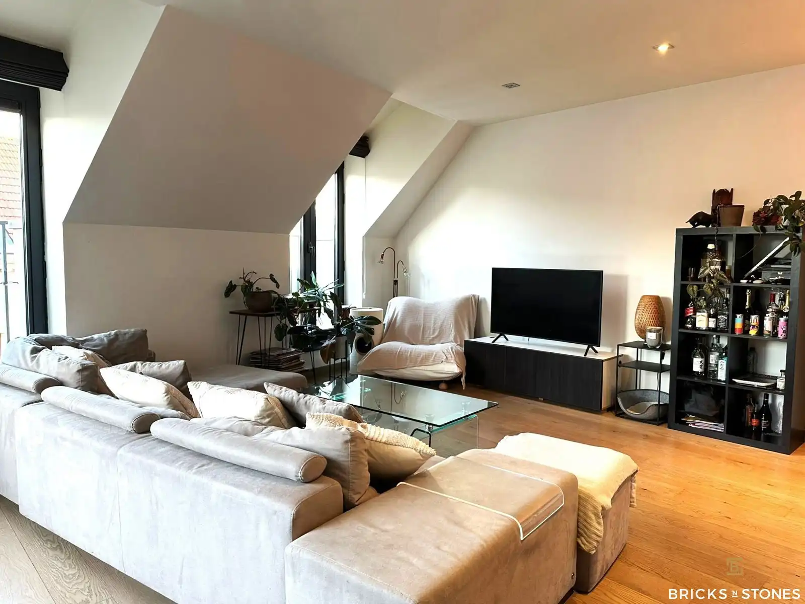 Ruime duplex met 2 terrassen in de Oude Stad foto {{pictureIndex}}