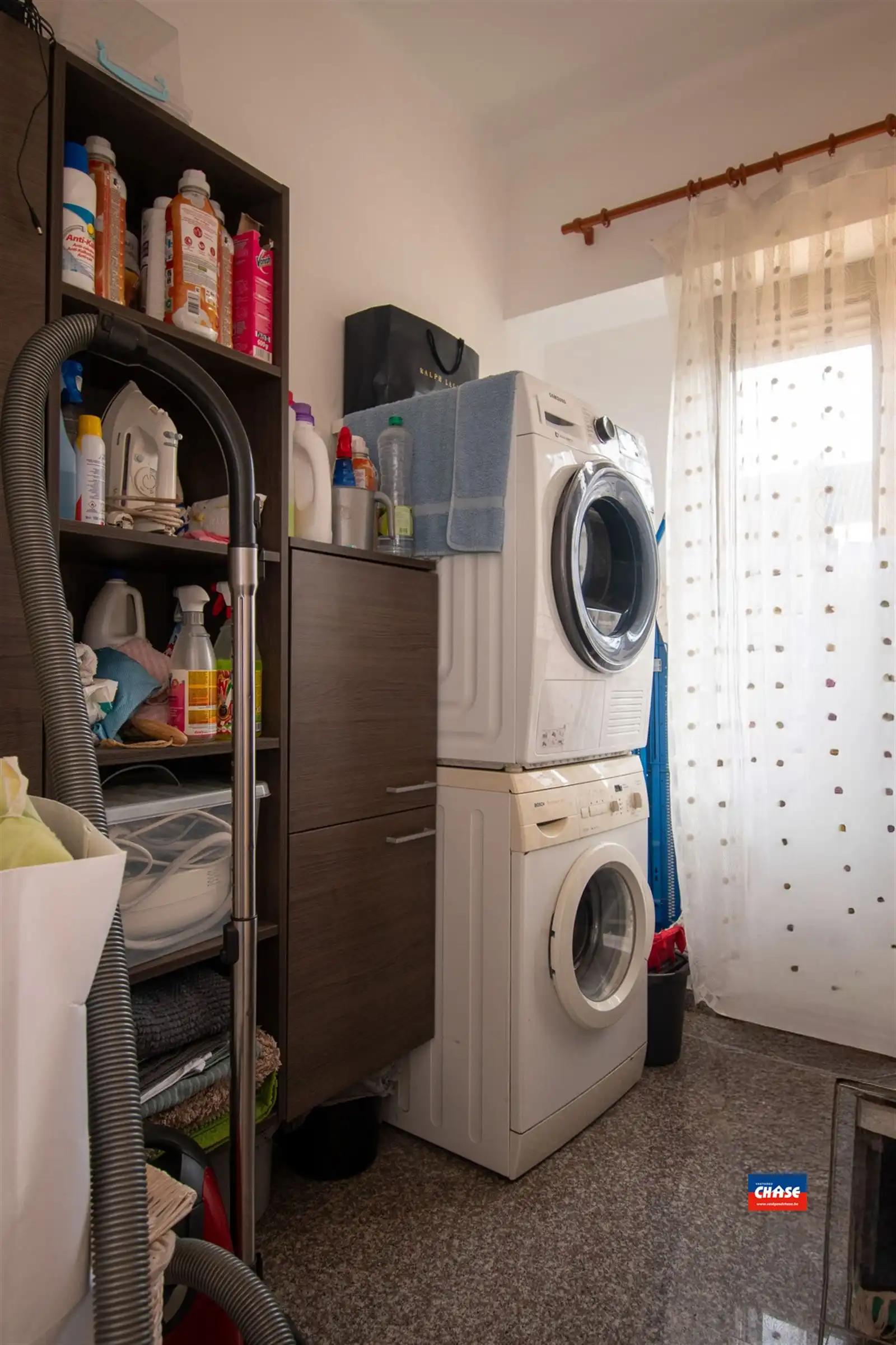 Ruime gezinswoning met vier slaapkamers en tuin foto 19