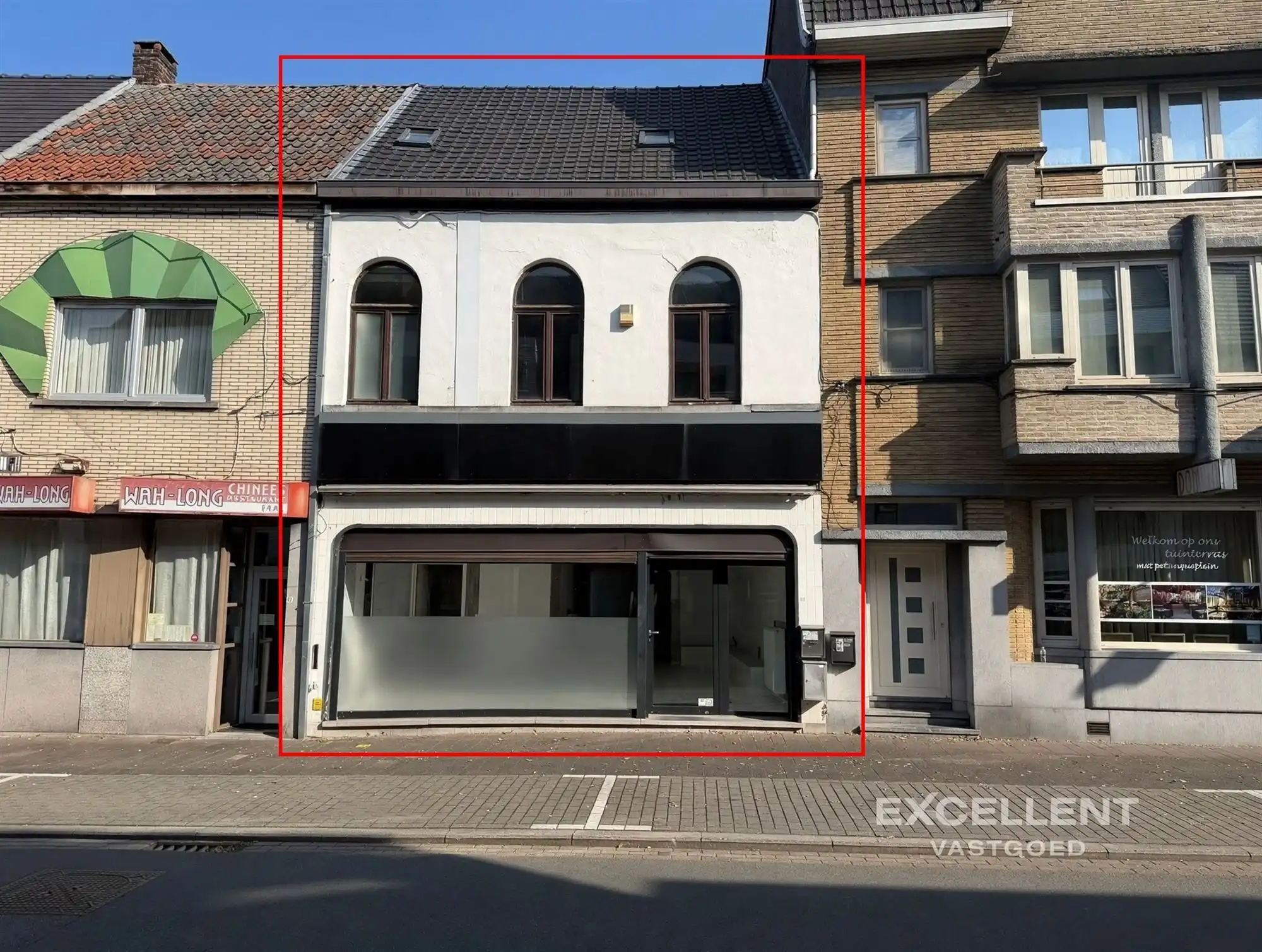 Handelsruimte in hartje Aalter met ruime opslagruimte foto 4