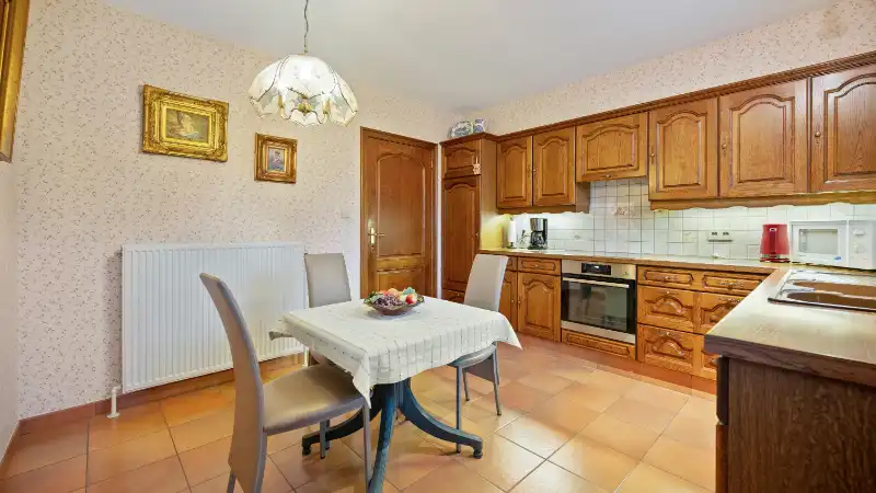 Landhuis van 278m² met 4 slpks op 12 are nabij het centrum foto 13