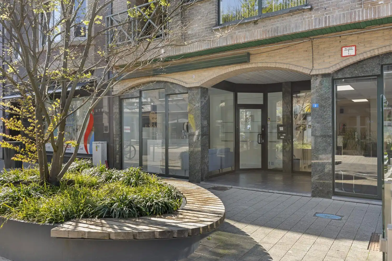 Te huur aangeboden: Veelzijdig handelspand in hartje Lanaken foto 7