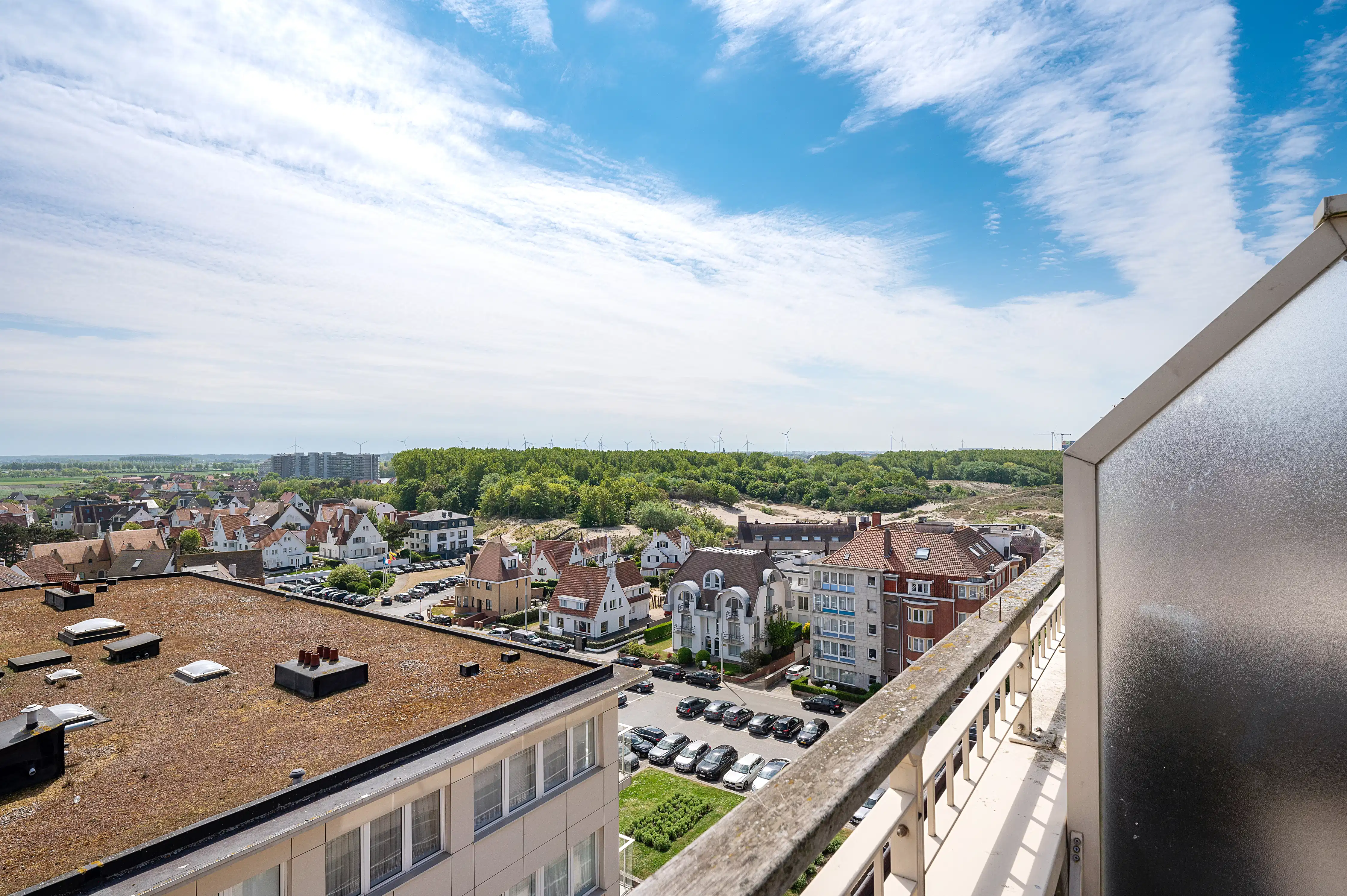 Ruim Duplex appartement op enkele passen van de Zeedijk te Duinbergen foto 19
