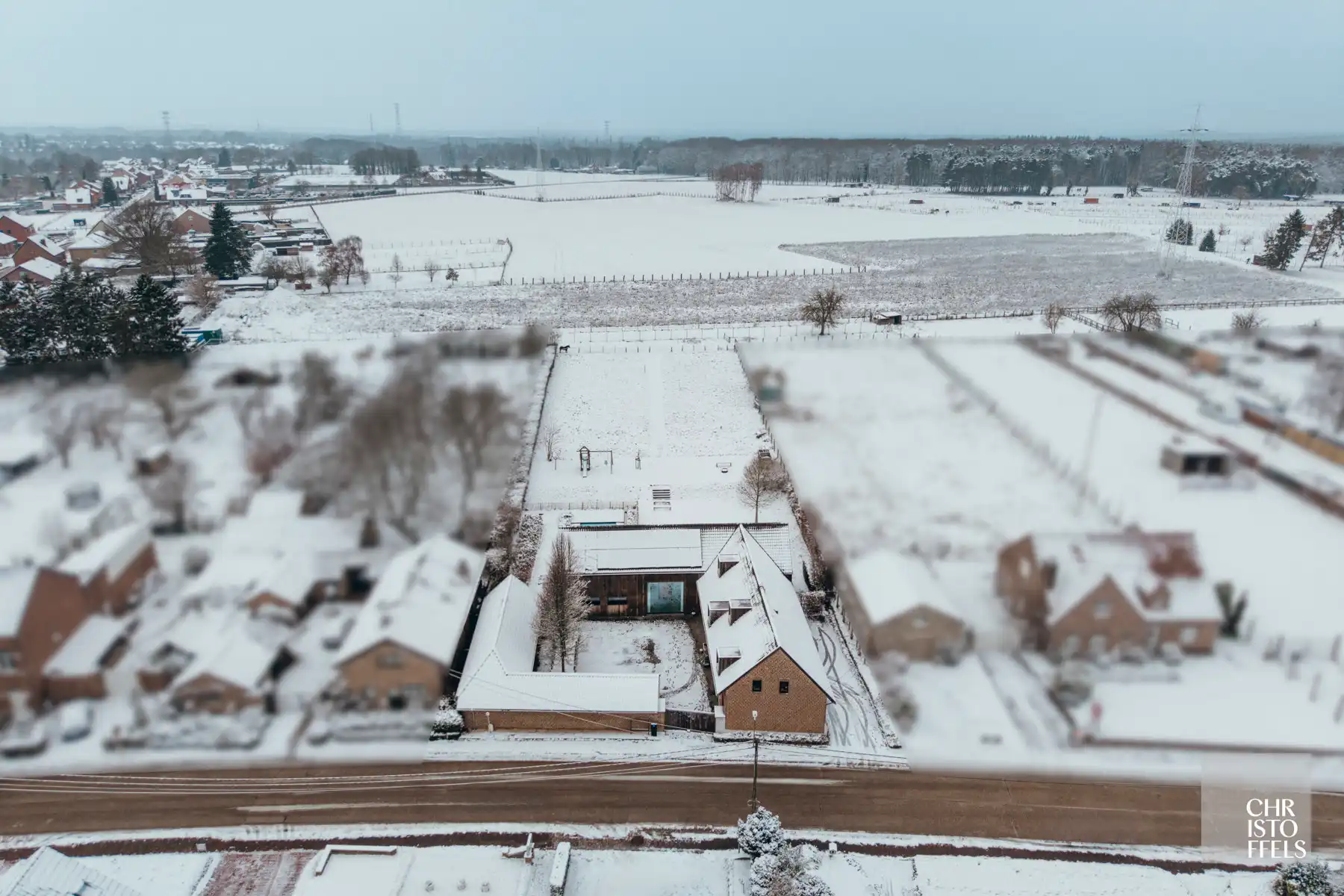 Exclusieve vierkantshoeve met buitenzwembad en vrij uitzicht op perceel van 3.213m² foto 32