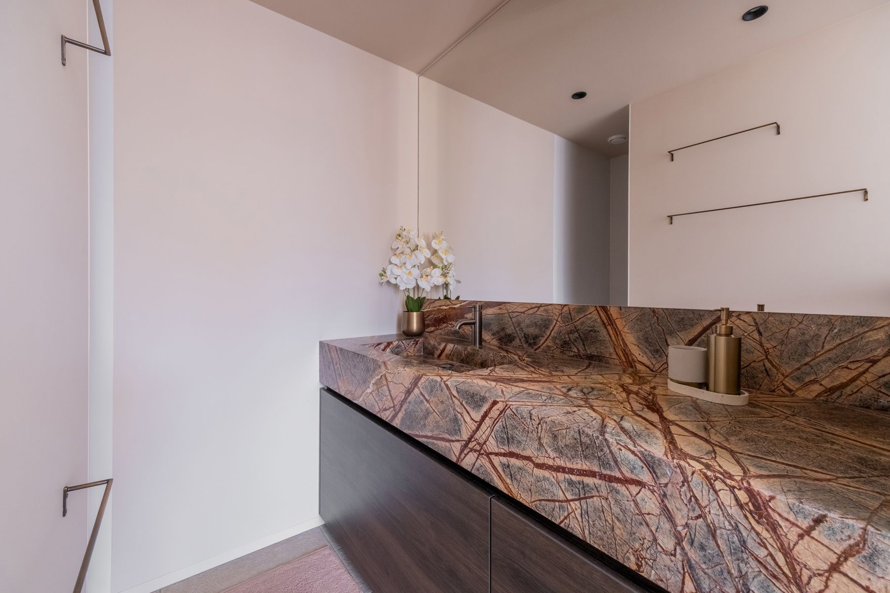 Gemeubeld luxeappartement met adembenemend uitzicht foto 7