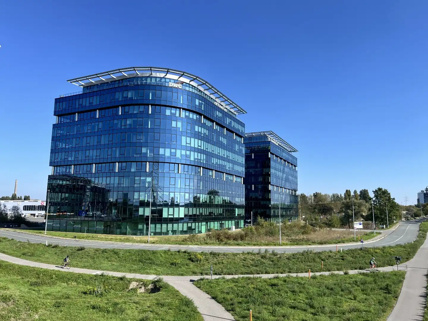 Instapklaar kantoorgelijkvloers te huur in Blue Towers in Gent foto 27
