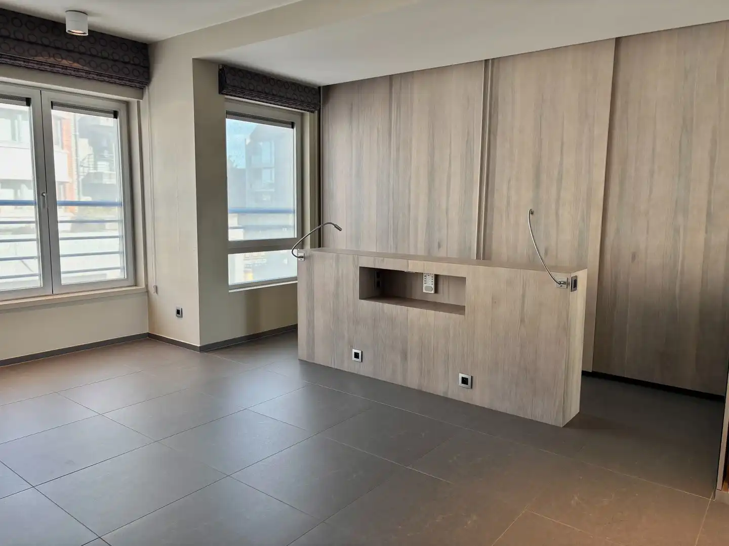 Uitzonderlijk ruim en gerenoveerd duplexappartement met 5 slaapkamers met zonnig terras in Sint-Idesbald foto 6