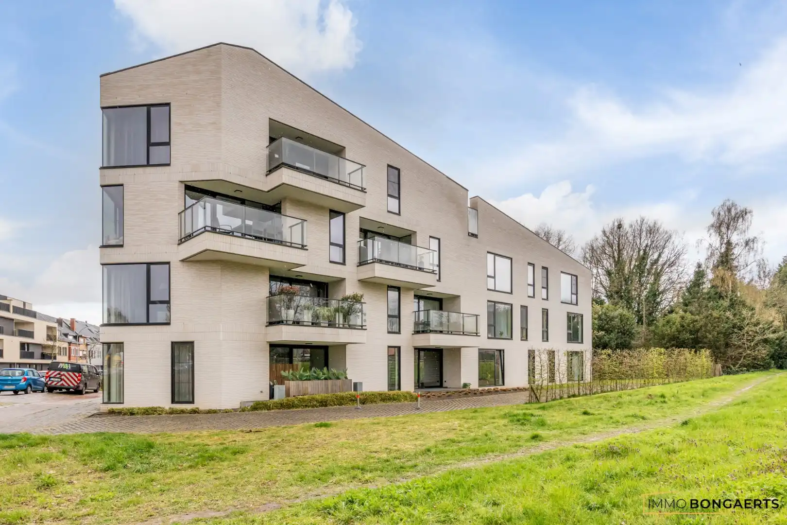 Modern appartement met 2 slaapkamers in Genk foto 25