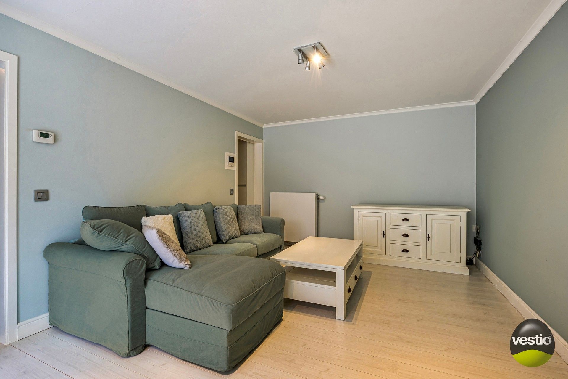 Fris, gelijkvloers appartement met mooi terras en parking. foto 3